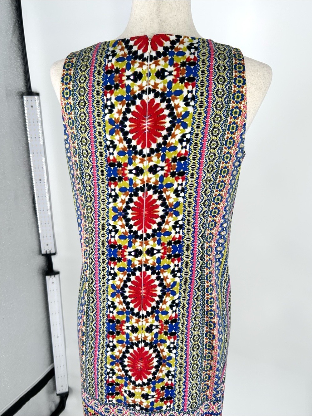 London Times Sleeveless Medallion Mosaic Print Dress Medium - Picture 8 of 12